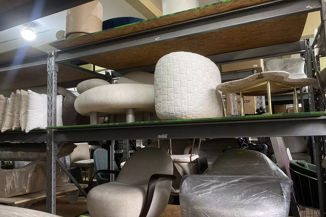 Logística imobiliária sem risco e sem atrasos: como a MG Cardozo garante eficiência total em stands de vendas e decorados